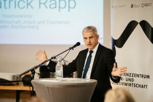 Politisches Grußwort von Dr. Patrick Rapp beim Innovation Camp "Creative Care"